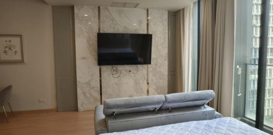 Studio in the Condo in Pathum Wan, Bangkok, Thailand  № 159037