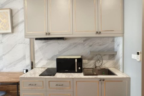 Studio in the Condo in Pathum Wan, Bangkok, Thailand  № 159037 - photo 4