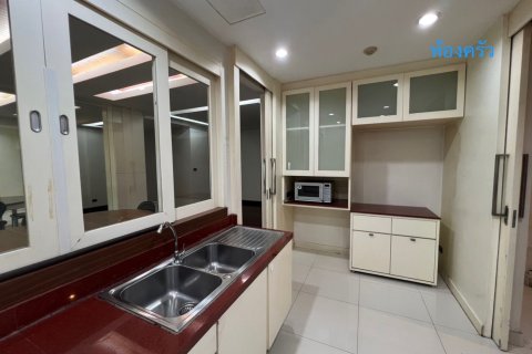 Кондоминиум с 4 спальнями в Клонг Тоэй, Бангкок, Таиланд № 167284 - фото 19