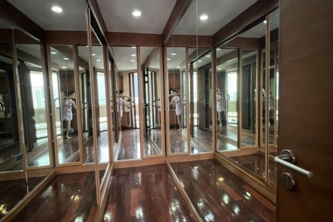 Кондоминиум с 4 спальнями в Клонг Тоэй, Бангкок, Таиланд № 167284 - фото 25