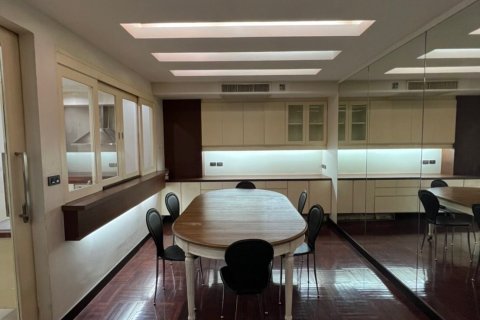 Кондоминиум с 4 спальнями в Клонг Тоэй, Бангкок, Таиланд № 167284 - фото 13