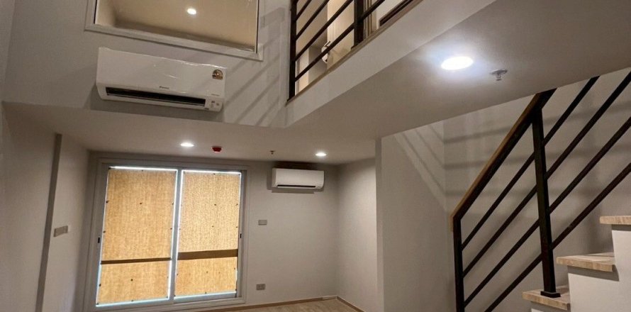 Condo in Bang Rak, Bangkok, Thailand, 2 bedrooms  № 153202