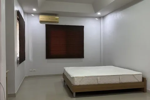 House in Pattaya, Thailand 3 bedrooms № 153200 - photo 12