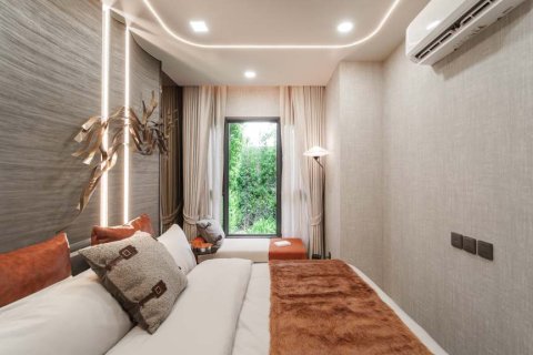 Condo à Thonburi, Bangkok, Thaïlande, 2 chambres  № 165821 - photo 17