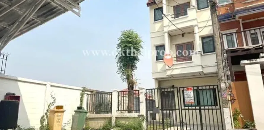 Таунхаус в Нонтхабури, Таиланд с 4 спальнями  № 153563