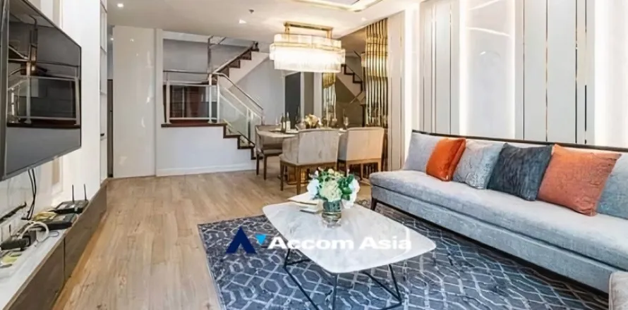 Duplex in Huai Khwang, Bangkok, Thailand 3 Schlafzimmer № 216051