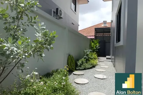 Casa de 3 dormitorios en Pattaya, Tailandia № 211201 - foto 9
