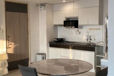 Condo in Bangkok, Thailand, 2 bedrooms  № 114401 - photo 4