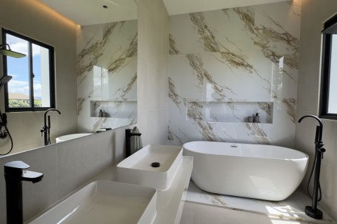 Вилла в Ханг Донге, Таиланд с 5 спальнями  № 139594 - фото 29