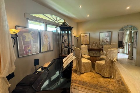 Villa in Phuket, Thailand 3 bedrooms № 147825 - photo 15