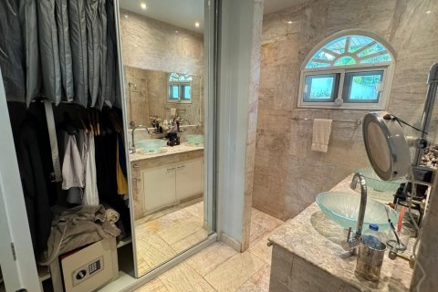 Villa in Phuket, Thailand 3 bedrooms № 147825 - photo 18