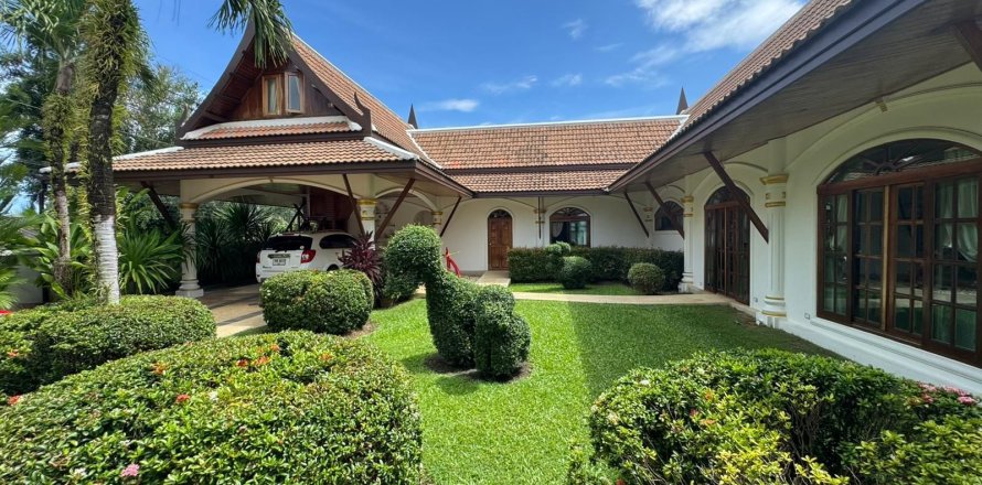 Villa in Phuket, Thailand 3 bedrooms № 147825