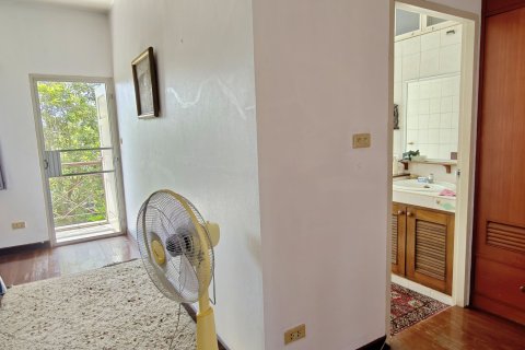 Villa in Chiang Mai, Thailand 7 bedrooms № 147823 - photo 17