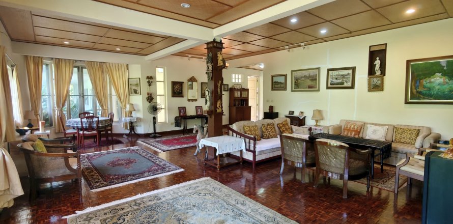 Villa in Chiang Mai, Thailand 7 bedrooms № 147823