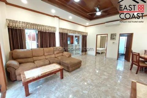 Casa de 4 dormitorios en Pattaya, Tailandia № 213207 - foto 6