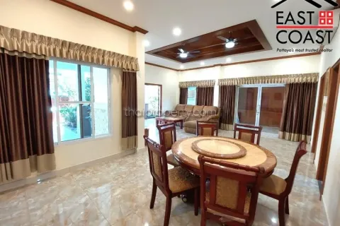 Casa de 4 dormitorios en Pattaya, Tailandia № 213207 - foto 8