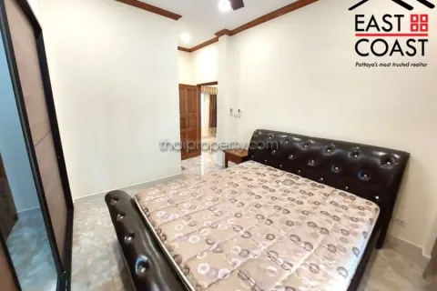 Casa de 4 dormitorios en Pattaya, Tailandia № 213207 - foto 17