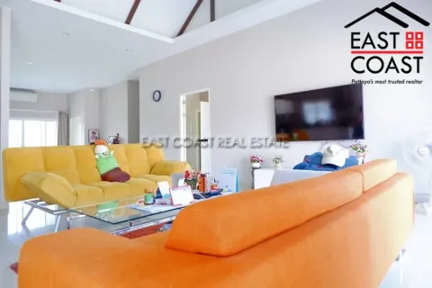 Casa de 3 dormitorios en Pattaya, Tailandia № 213208 - foto 8