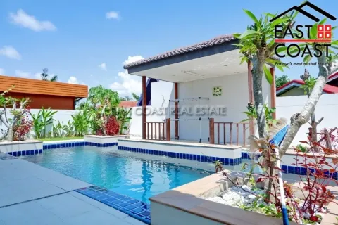 Casa de 3 dormitorios en Pattaya, Tailandia № 213208 - foto 4