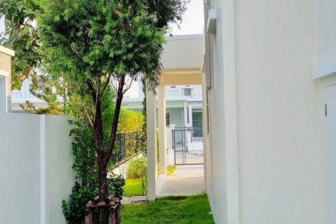 Maison à Bang Kaeo, Thaïlande 3 chambres № 145163 - photo 11