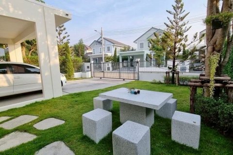 Maison à Bang Kaeo, Thaïlande 3 chambres № 145163 - photo 9