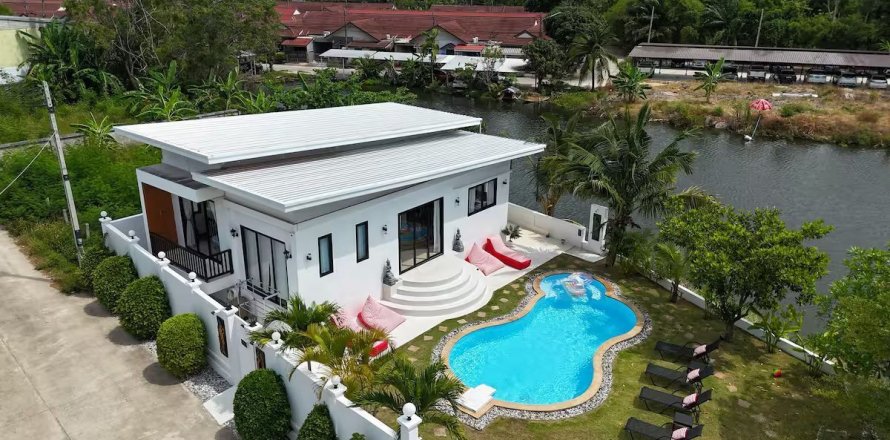 House in Ko Samui, Thailand 3 bedrooms № 139001