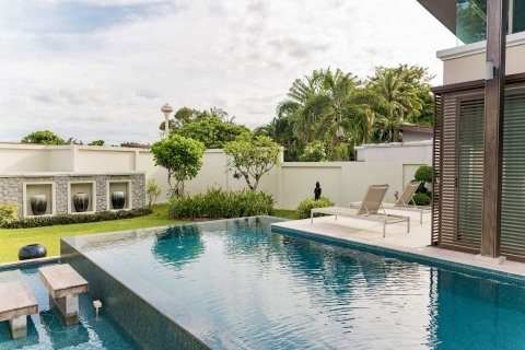 Villa in Phuket, Thailand 3 bedrooms № 154202 - photo 6
