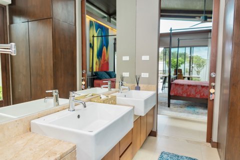 Villa in Phuket, Thailand 3 bedrooms № 154202 - photo 23