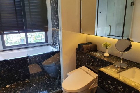 Condo à Khlong Toei, Bangkok, Thaïlande, 2 chambres  № 149436 - photo 8