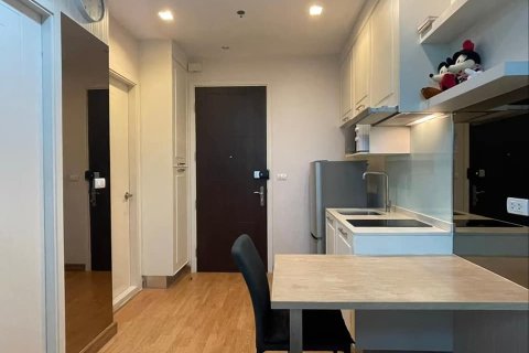 Студия в кондо в Клонг Тоэй, Бангкок, Таиланд № 149435 - фото 2