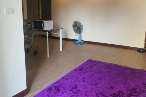 Condo in Watthana, Bangkok, Thailand, 2 bedrooms  № 161833 - photo 2