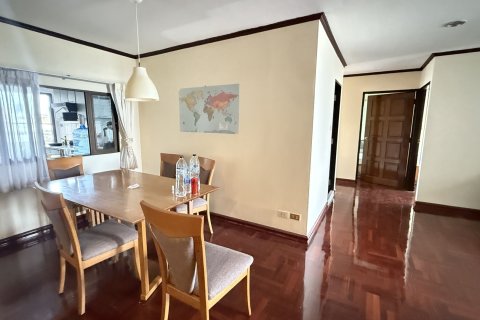 Кондоминиум с 3 спальнями в Ваттхане, Бангкок, Таиланд № 152918 - фото 5