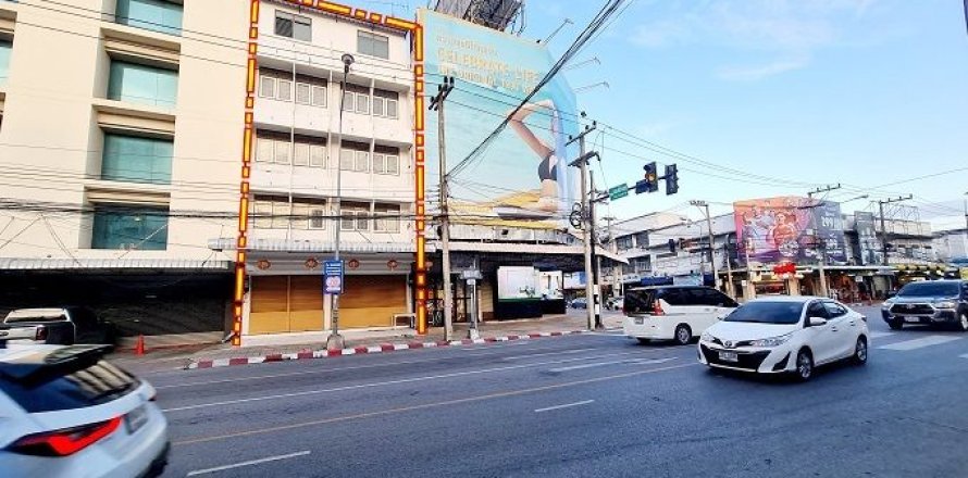 Townhouse in Khon Kaen, Thailand 5 bedrooms № 152920