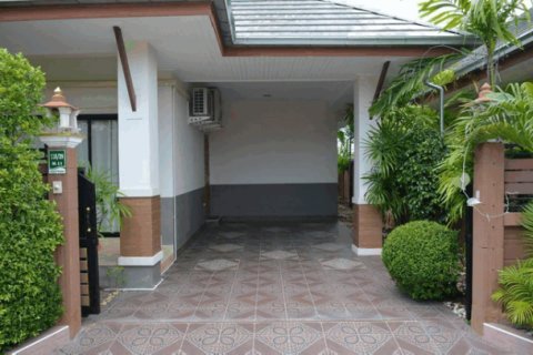 House on Jomtien Beach, Pattaya, Thailand 2 bedrooms № 193209 - photo 2