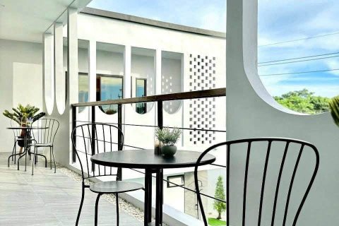 Chalet de 5 dormitorios en Pattaya, Tailandia № 203450 - foto 15