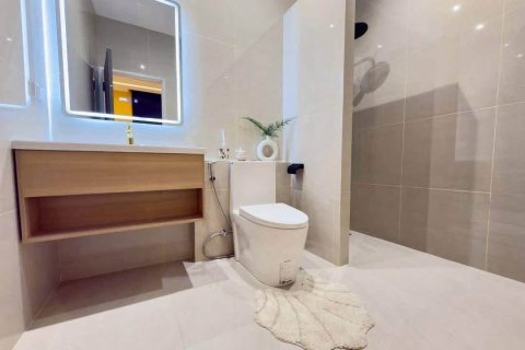 Chalet de 5 dormitorios en Pattaya, Tailandia № 203450 - foto 17