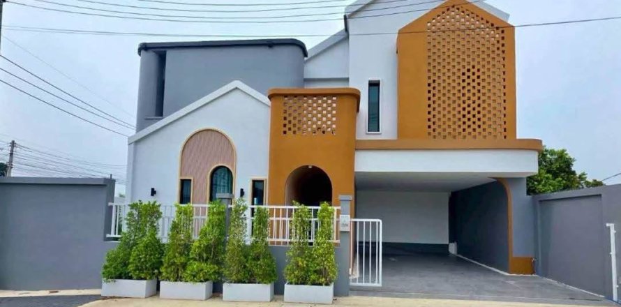 Chalet de 5 dormitorios en Pattaya, Tailandia № 203450