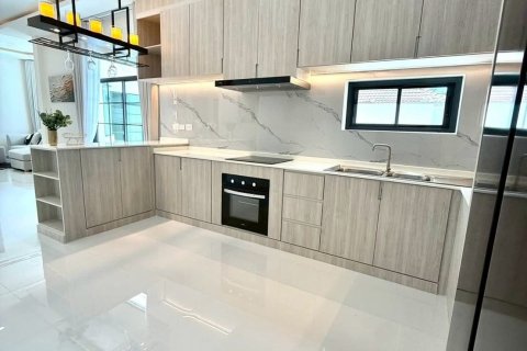 Villa à Pattaya, Thaïlande 4 chambres № 147055 - photo 13