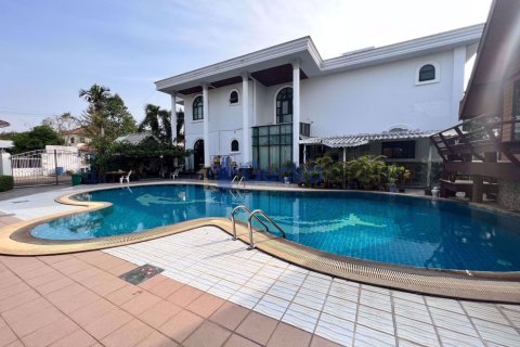 Maison à Pattaya, Thaïlande 6 chambres № 196711