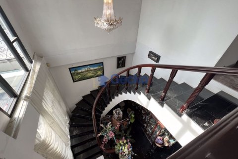 House in Pattaya, Thailand 6 bedrooms № 196711 - photo 14