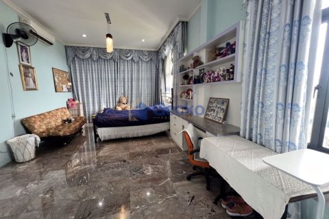 House in Pattaya, Thailand 6 bedrooms № 196711 - photo 15
