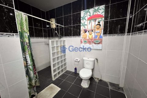 House in Pattaya, Thailand 6 bedrooms № 196711 - photo 25