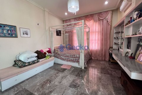 House in Pattaya, Thailand 6 bedrooms № 196711 - photo 19