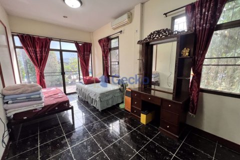 House in Pattaya, Thailand 6 bedrooms № 196711 - photo 28