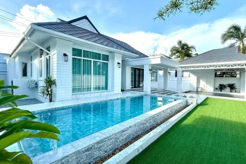 Villa in Pattaya, Thailand 3 bedrooms № 172266