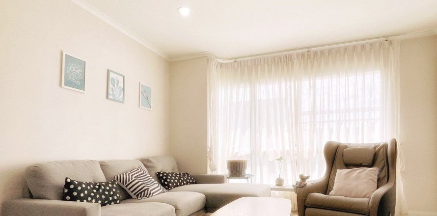 Condo in Yan Nawa, Bangkok, Thailand, 2 bedrooms  № 158276