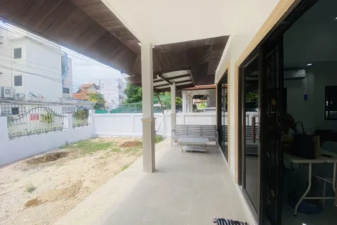 House in Pattaya, Thailand 3 bedrooms № 155591 - photo 25