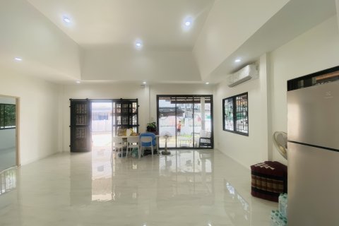 House in Pattaya, Thailand 3 bedrooms № 155591 - photo 9
