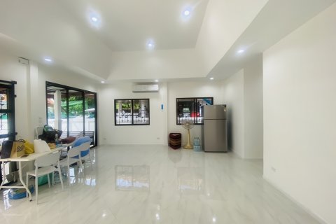 House in Pattaya, Thailand 3 bedrooms № 155591 - photo 8