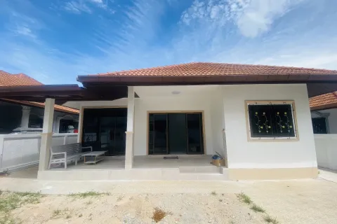 House in Pattaya, Thailand 3 bedrooms № 155591 - photo 24